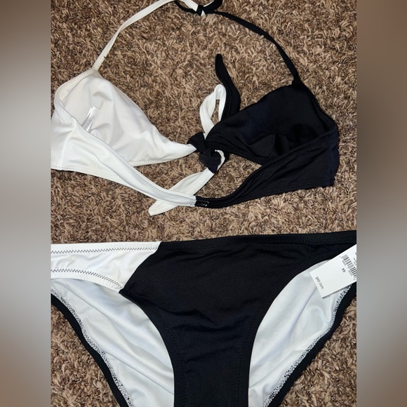 GAP size XS New With Tags - Picture 2 of 3